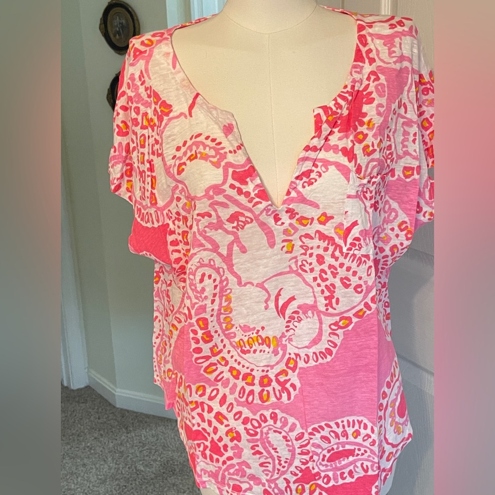 EUC Lilly Pulitzer Pink and Orange Paisley Blouse. SIZE xl